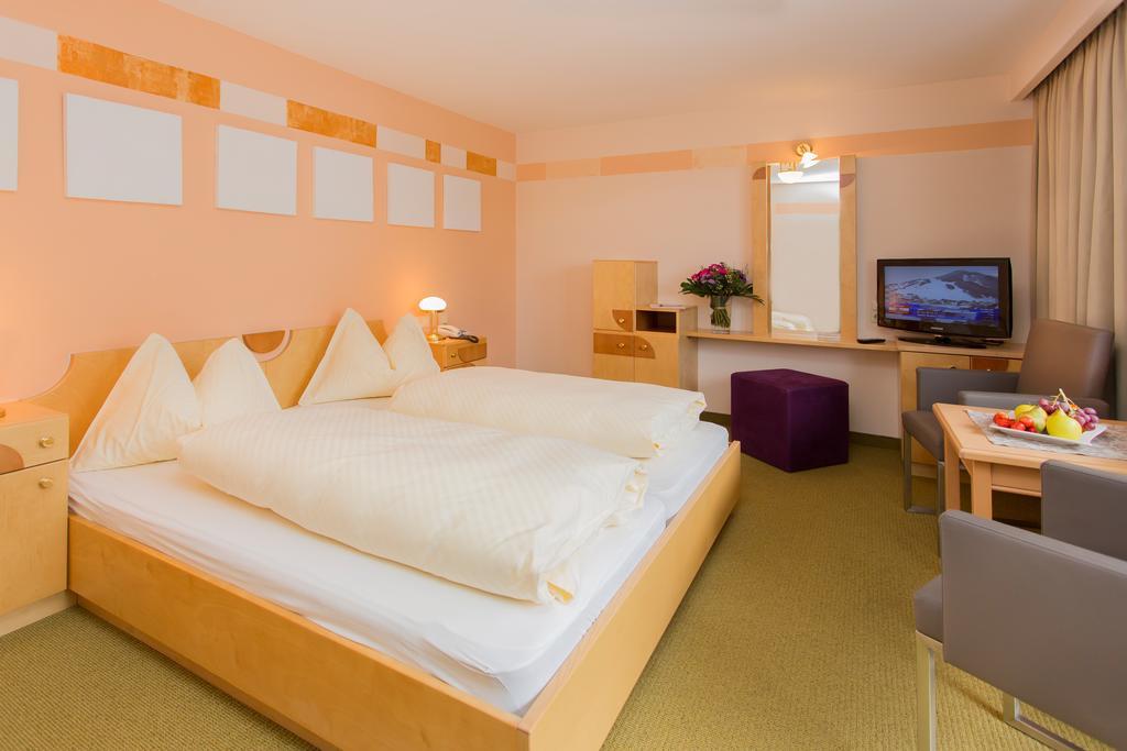 Hotel & Art Kristiana Заалбах-Хинтерглем Екстериор снимка