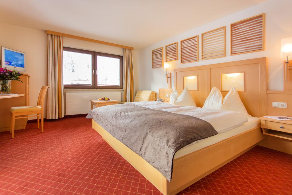 Hotel & Art Kristiana Заалбах-Хинтерглем Екстериор снимка